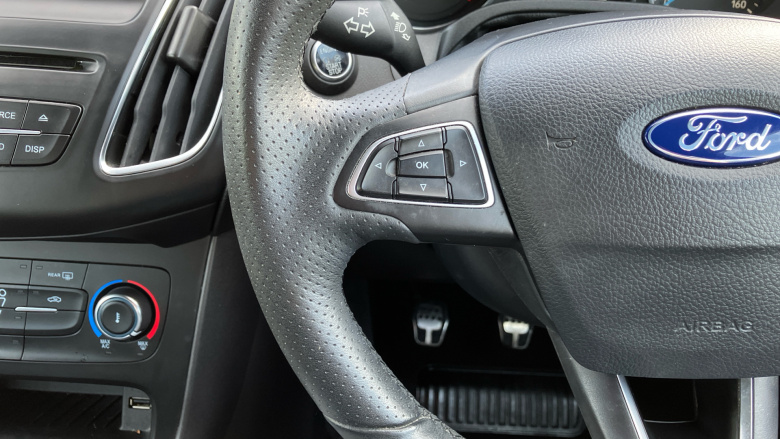 Ford Focus 1.0 EcoBoost 140 ST-Line Navigation 5dr Petrol Hatchback